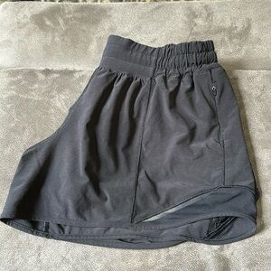 Lululemon Hotty Hot High-rise lined short 4”